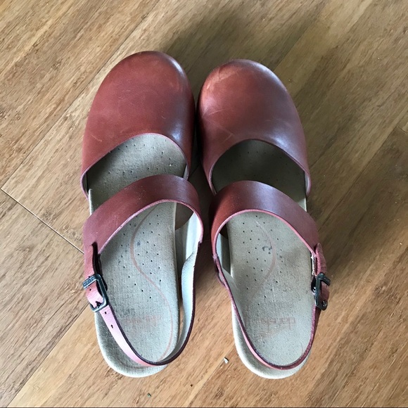 COPY - Dansko Thea clog In brown - Picture 2 of 4